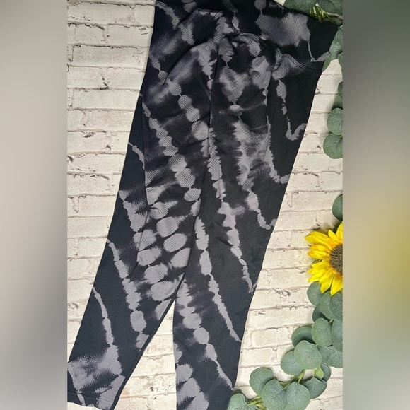 Pink Active Seamless Leggings Workout Tights XL Gray Tie Dye Gym Stretch - Picture 2 of 4